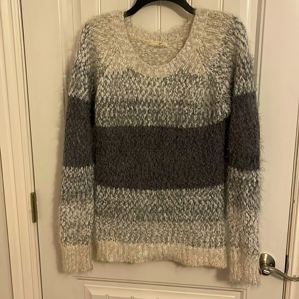 Entro eyelash Wide Striped in grays color‎ ways long sleeve Sweater women’s M.